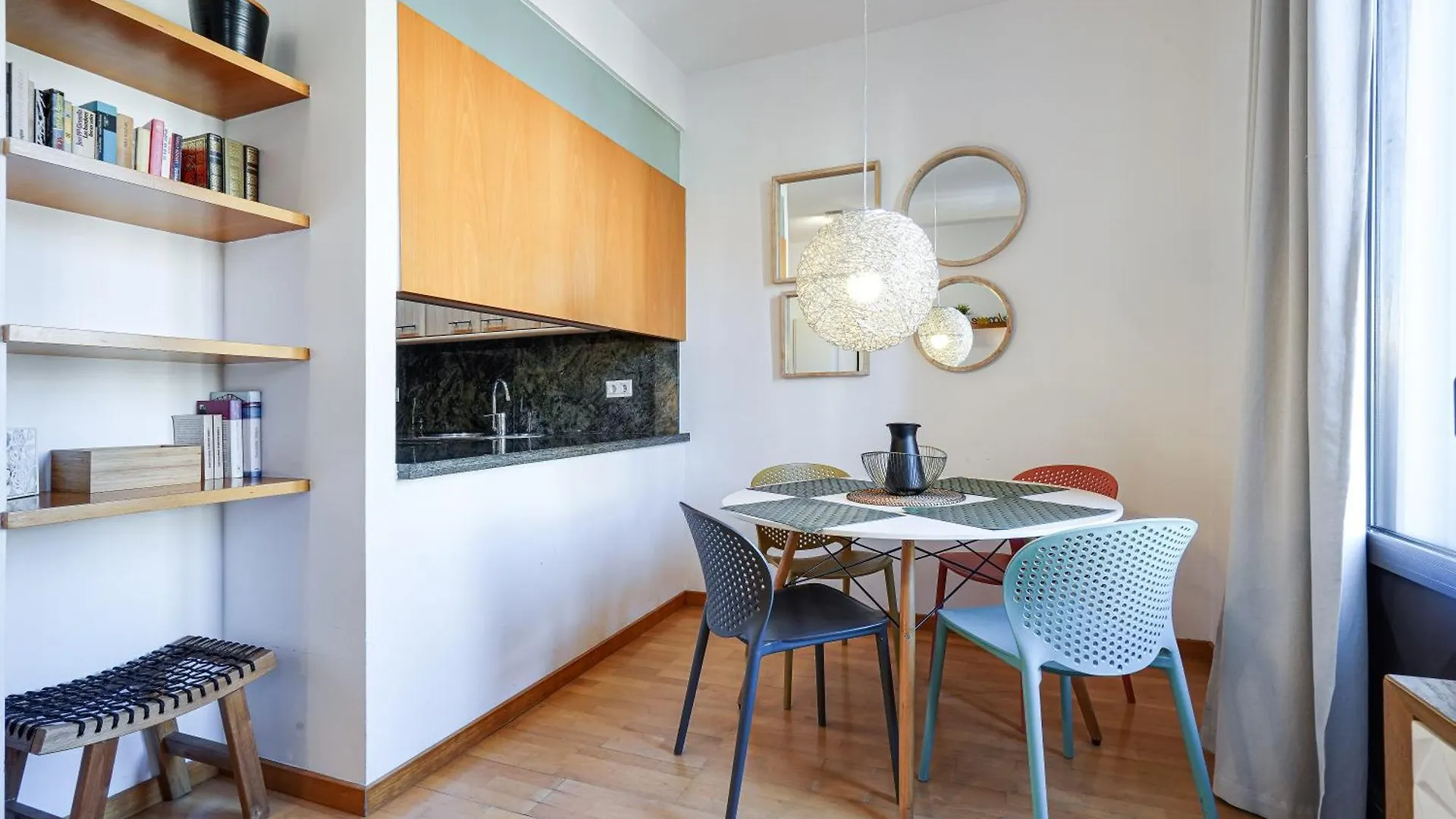 Gran Via City Center Apartment Barcelona 0*,  España